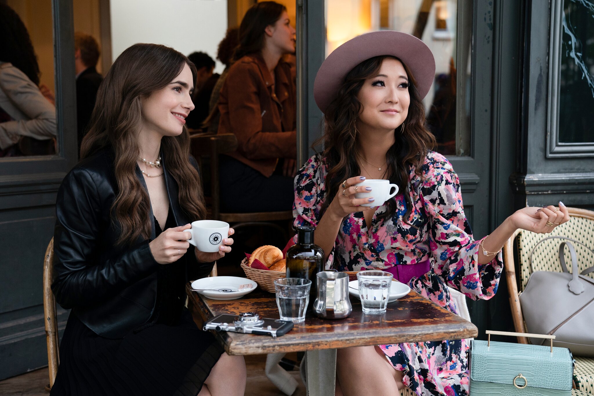  Emily In Paris Deshalb Hassen Franzosen Die Netflix Serie