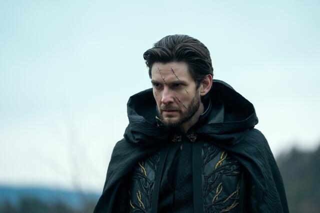 Ben Barnes in der 2. Staffel "Shadow and Bone". | Foto: DÁVID LUKÁCS/NETFLIX