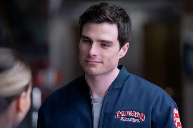 Michael Bradway verlässt "Chicago Fire". Hier in einer Szene aus Staffel 13, was seine vorerst letzte Season darstellt. | Foto: Peter Gordon/NBC / 2024 NBCUniversal Media, LLC