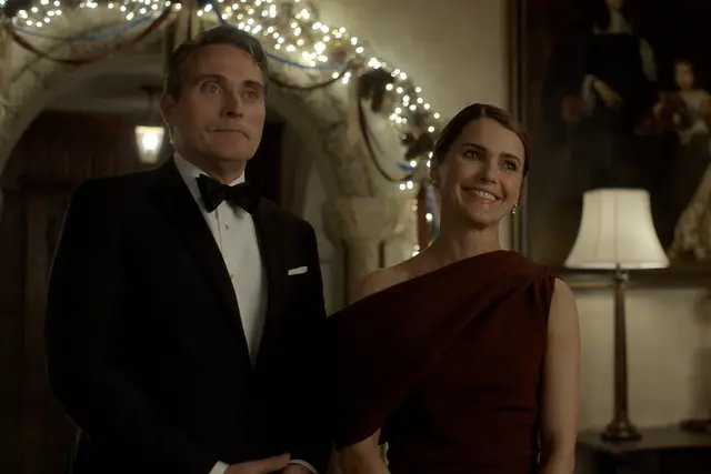 Hal und Kate sind ab 16. Oktober zurück auf Netflix. Dann startet die 3. Staffel von "Diplomatische Beziehungen". | Foto: COURTESY OF NETFLIX