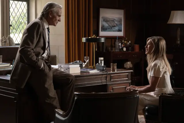 Neu mit dabei in der Apple-Serie "The Morning Show" Staffel 4: Jeremy Irons (links). | Foto: Apple TV+