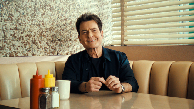 Die Miniserie „aka Charlie Sheen“ startet am 10. September auf Netflix. | Foto: Courtesy of Netflix