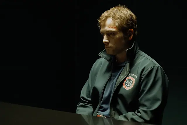 Taron Egerton in der US-Serie "Smoke" von Apple TV+. | Foto: Apple TV+