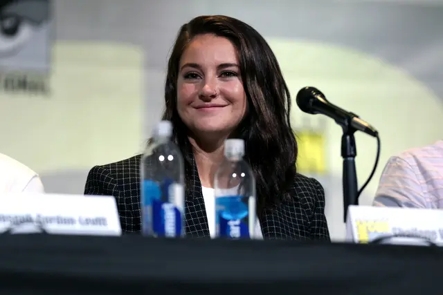 Shailene Woodley enthüllte die positiven Nachrichten zu "Big Little Lies" Staffel 3 auf ihrem Instagram-Account. | Foto: Gage Skidmore from Peoria, AZ, United States of America, CC BY-SA 2.0 (https://creativecommons.org/licenses/by-sa/2.0), via Wikimedia Commons