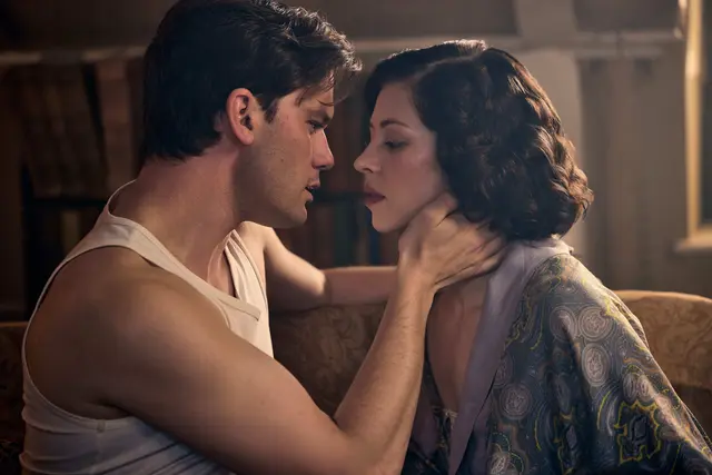 Claires Eltern starben nicht - wie viele Fans bisher angenommen haben - bei einem Autounfall. | Foto: Sanne Gault/Starz/Sony Pictures Television; Sony Pictures Connect Inc. All Rights Reserved.