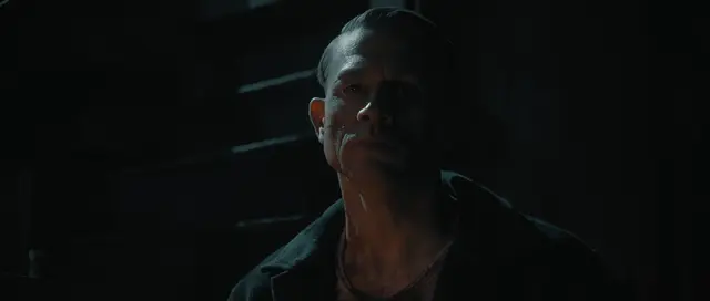 Charlie Hunnam als Ed Gein in "Monsters" | Foto:  Courtesy Of Netflix © 2025