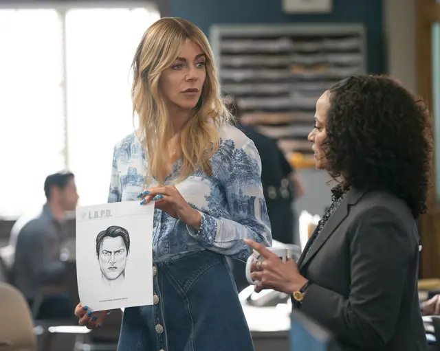 Kaitlin Olson (Morgan Gillory) und Judy Reyes (Selena Soto) in "High Potential" | Foto: 2025 Disney. All rights reserved.