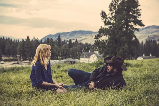 Kelly Reilly und Cole Hauser als Beth und Rip in "Yellowstone" | Foto: Emerson Miller for Paramount Net