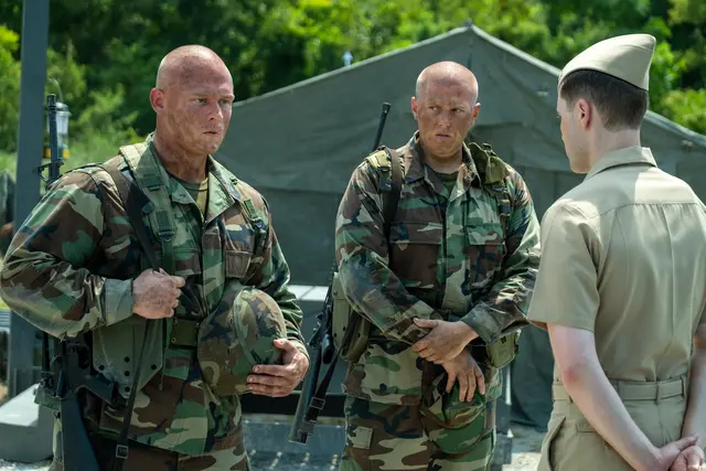 Cody und John Bowman (Brandon Tyler Moore, Blake Burt) | Foto: Patti Perret/Netflix © 2024