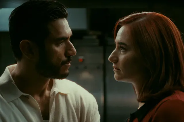 Afshin Firouzi (Miran) und Maria Cordsen (Ashley) in "Die Legende" | Foto: 2024 Netflix, Inc