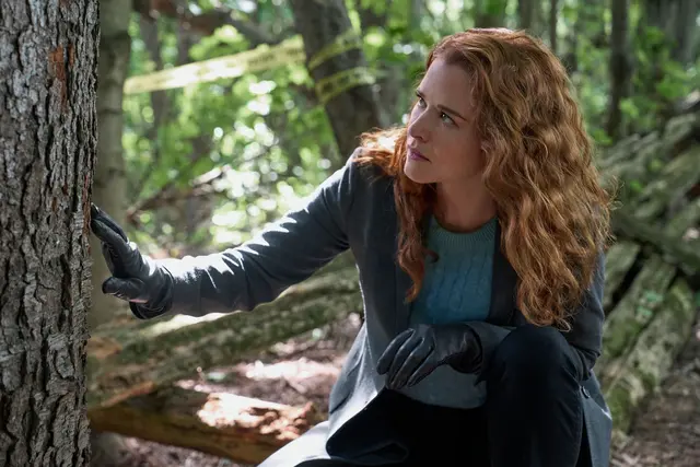 Sarah Drew (Emily Lane) in "Mistletoe Murders" | Foto: 2024 Lionsgate Canada | Headspinner Productions