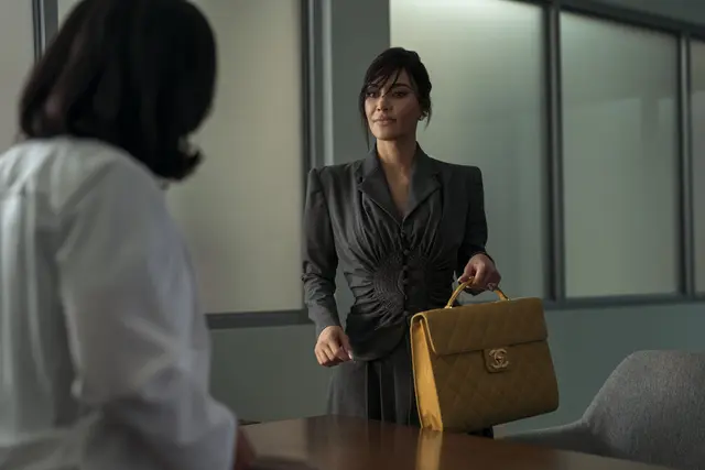 Kim Kardashian spielt eine Scheidungsanwältin in "All's Fair". | Foto: 2025 Disney. All rights reserved.