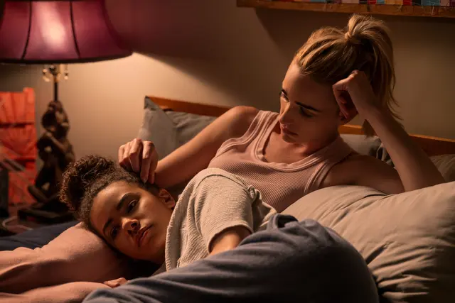 Antonia Gentry (Ginny Miller) und Brianne Howey (Georgia Miller) in "Ginny &amp; Georgia" | Foto: 2025 Netflix, Inc.