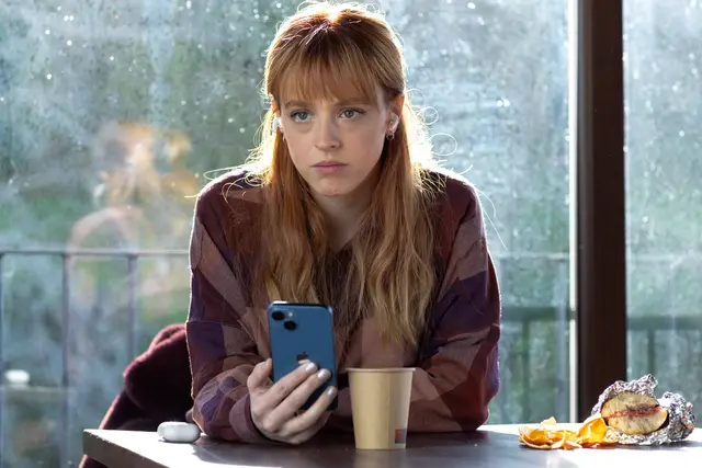 Catalina Sopelana (Clara) in "Der Kristallkuckuck" | Foto: 2024 Netflix, Inc.