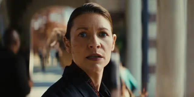 Claire Danes als Schriftstellerin Aggie in "The Beast In Me". | Foto: Courtesy of Netflix