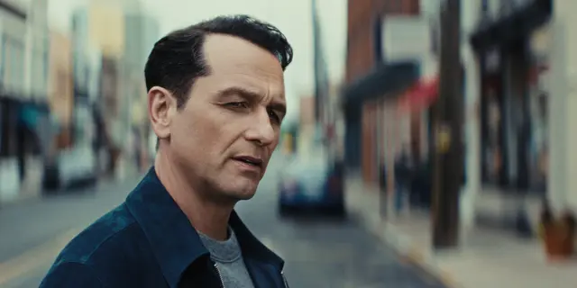 Ist Nile (Matthew Rhys) ein Serienmörder oder wird er in "The Beast In Me" zu früh verurteilt?  | Foto: Courtesy of Netflix