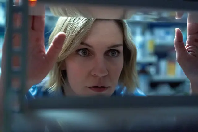 "Pluribus" läuft aktuell auf Apple TV+. In der Hauptrolle: Rhea Seehorn. | Foto: Apple TV+