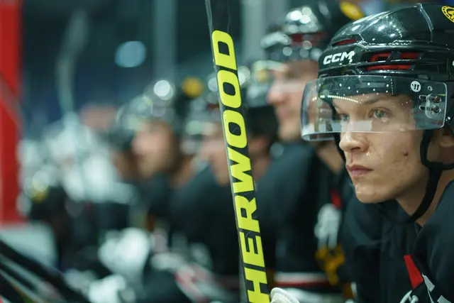 Connor Storrie (Ilya Rozanov) in "Heated Rivalry" | Foto: HBO Max &amp; Crave