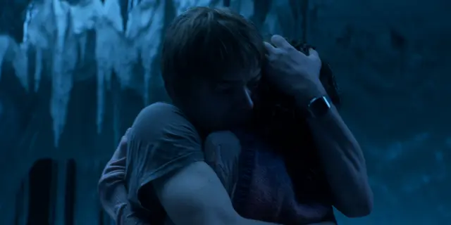 Charlie Heaton (Jonathan Byers) und Natalia Dyer (Nancy Wheeler) in "Stranger Things" | Foto: 2025 Netflix, Inc.