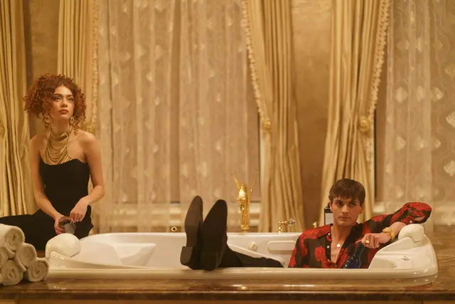 Svetlana und Sasha leisten Ilya in Russland Gesellschaft. | Foto: HBO Max &amp; Crave