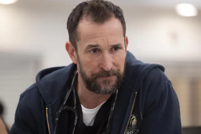 Fans bangen um Dr. Robby (Noah Wyle) in der 2. Staffel "The Pitt". | Foto: HBO Max