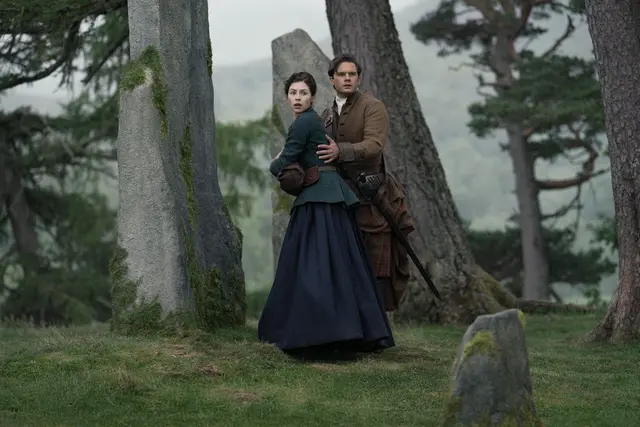 Julia und Henry in "Outlander: Bloof of My Blood" Staffel 2. | Foto: Robert Wilson/Starz/Sony Pictures Television